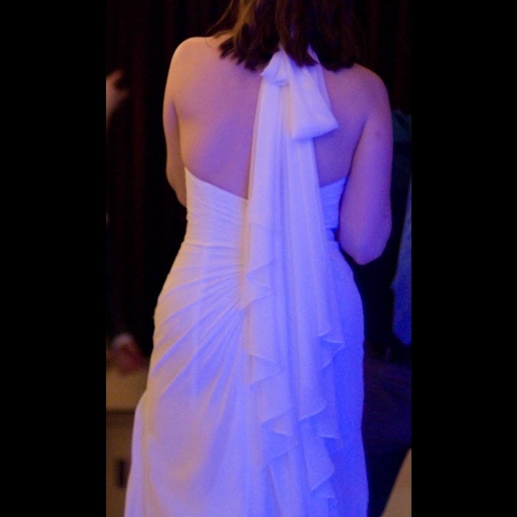 Beautiful Classic Hollywood Style Wedding Dress - Picture 5 of 7